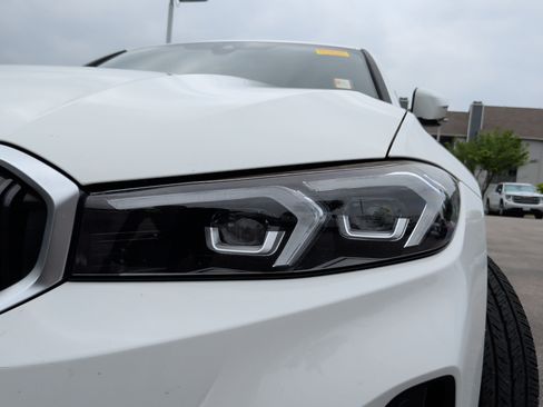 Certified 2023 BMW 330e w/ Premium Package RWD image 3