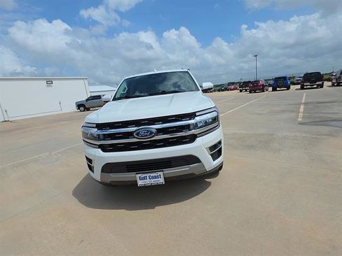 Used 2024 Ford Expedition Max Limited RWD image 2