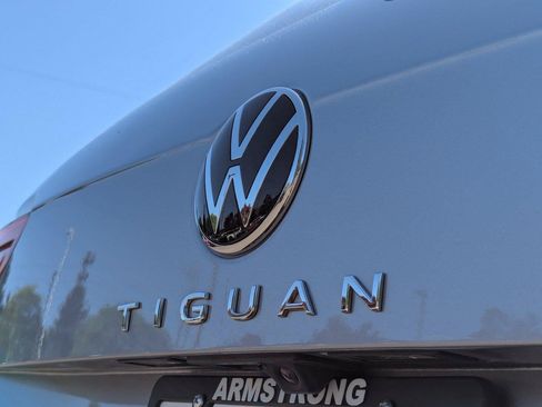 Used 2023 Volkswagen Tiguan SE R-Line AWD/4WD image 29