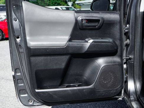 Used 2019 Toyota Tacoma SR w/ SR Convenience Package AWD/4WD image 29