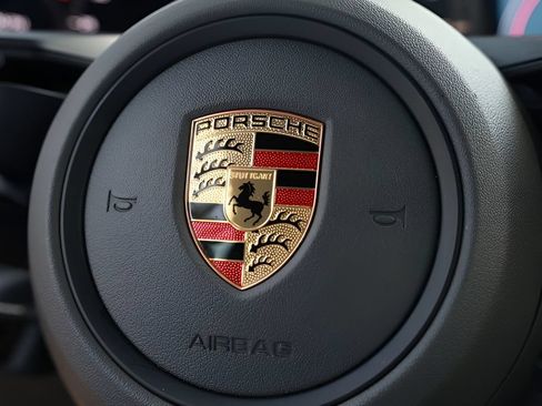 Used 2021 Porsche 911 Carrera RWD image 22