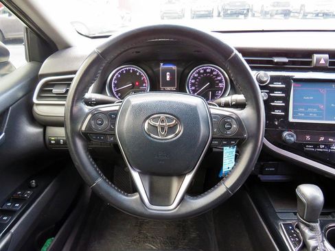 Used 2018 Toyota Camry SE image 23