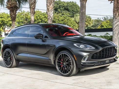 Used 2022 Aston Martin DBX image 10