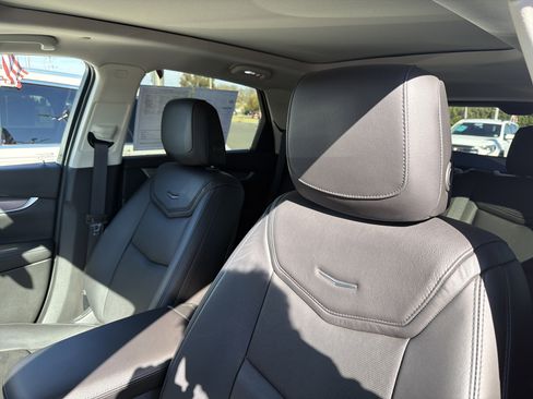 Used 2018 Cadillac XT5 Luxury w/ Driver Awareness Package image 9