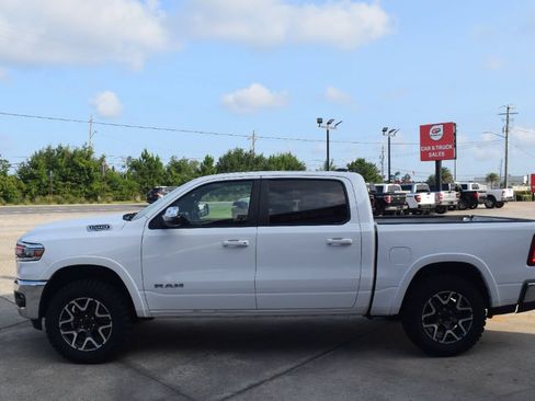 Used 2025 RAM 1500 Laramie AWD/4WD image 6