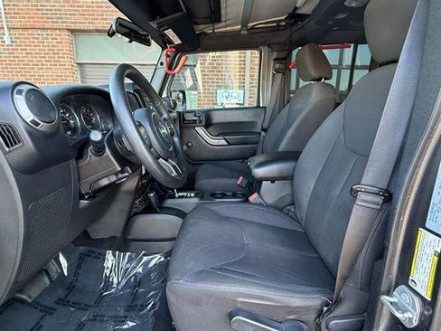 Used 2016 Jeep Wrangler Unlimited Sport AWD/4WD image 28