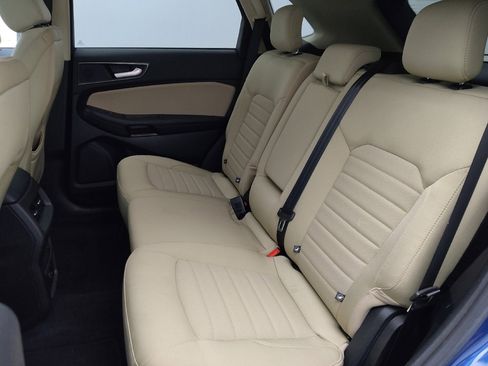 Used 2021 Ford Edge SE w/ Cargo Accessory Package FWD image 18