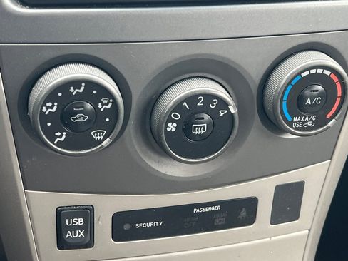 Used 2012 Toyota Corolla LE image 15