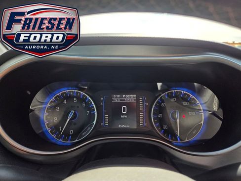 Used 2018 Chrysler Pacifica Touring Plus w/ S Appearance Package FWD image 17