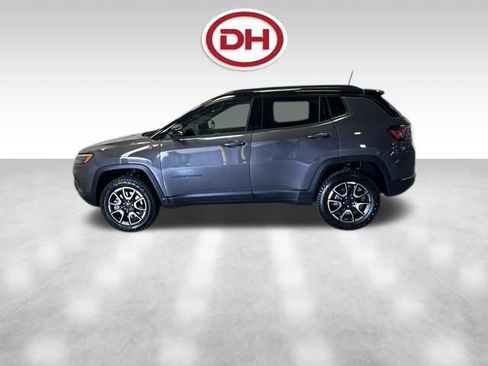 Used 2024 Jeep Compass Trailhawk w/ Trailhawk Elite Group AWD/4WD image 8