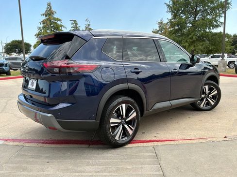 Used 2026 Nissan Rogue SL FWD image 6