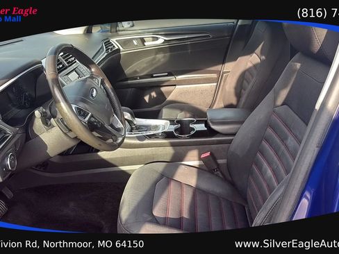 Used 2015 Ford Fusion SE w/ Equipment Group 201A FWD image 9