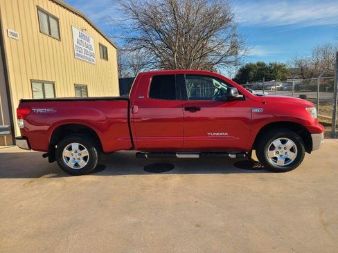 Used 2011 Toyota Tundra 4x4 Double Cab image 2