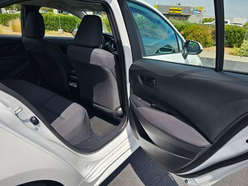 Used 2025 Toyota Corolla LE image 24