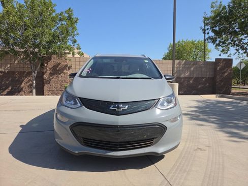 Used 2019 Chevrolet Bolt Premier w/ Infotainment Package FWD image 2