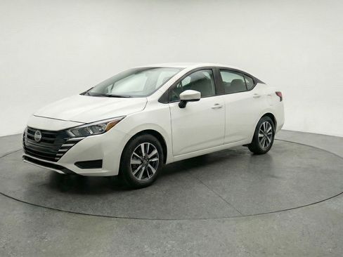 Used 2025 Nissan Versa SV FWD image 3