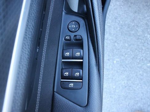 Used 2021 BMW M550i xDrive image 11