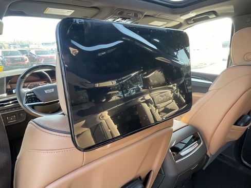 New 2026 Cadillac Escalade ESV Luxury w/ Touring Package image 5