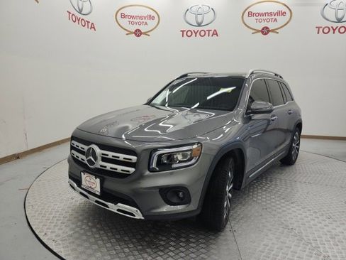 Used 2022 Mercedes-Benz GLB 250 image 2