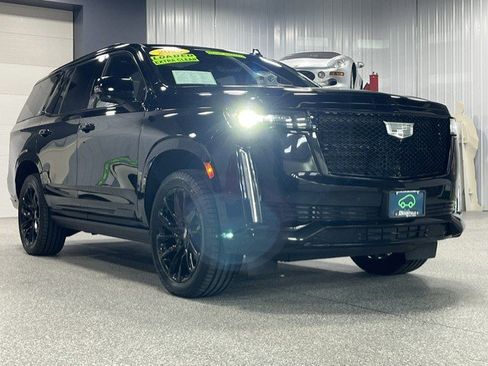 Certified 2023 Cadillac Escalade Sport Platinum w/ LPO, ONYX Package AWD/4WD image 7