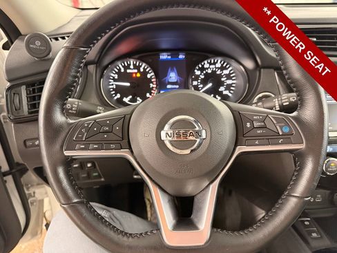 Used 2020 Nissan Rogue SV w/ Premium Package image 17