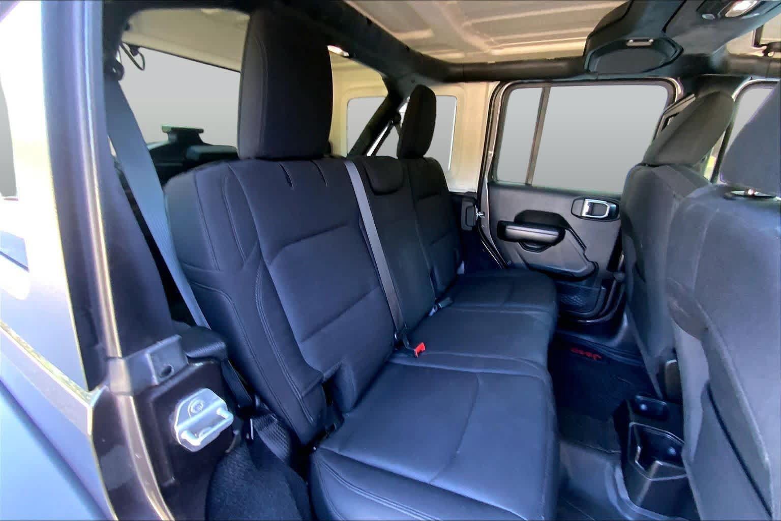 Used 2018 Jeep Wrangler Unlimited Sport S AWD/4WD image 19