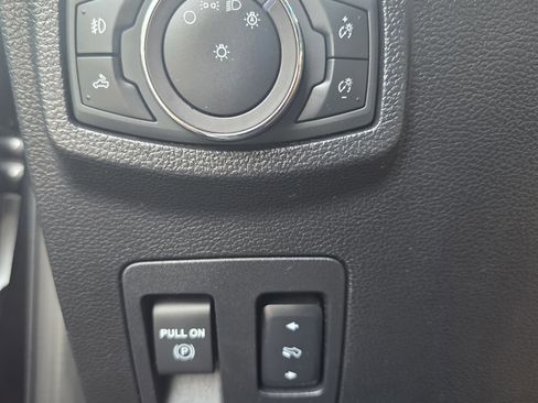Used 2019 Ford F150 Lariat w/ Equipment Group 502A Luxury AWD/4WD image 26