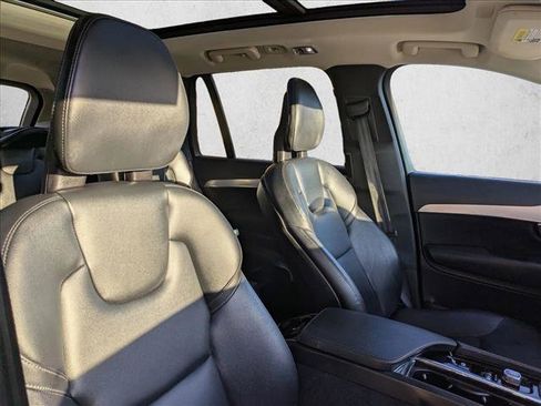 Used 2018 Volvo XC90 T5 Momentum w/ Convenience Package image 22