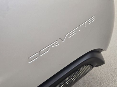 Used 2006 Chevrolet Corvette Coupe image 12