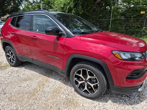 Used 2025 Jeep Compass Limited AWD/4WD image 4