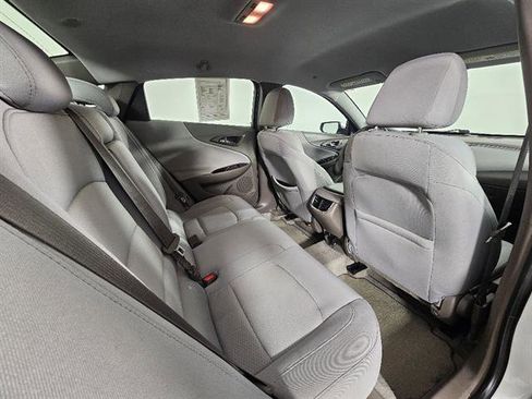 Used 2018 Chevrolet Malibu LT image 18
