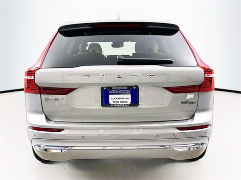 Used 2023 Volvo XC60 T8 Ultimate image 15