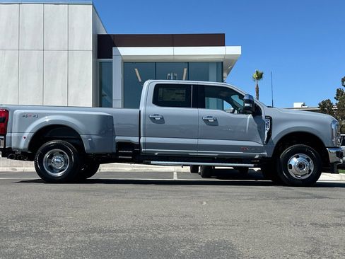 New 2026 Ford F350 Lariat w/ Lariat Premium Package AWD/4WD image 2