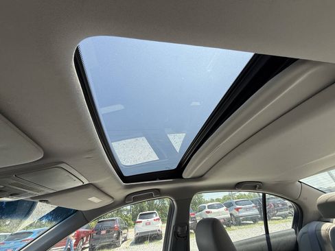 Used 2011 Honda Accord EX-L image 25