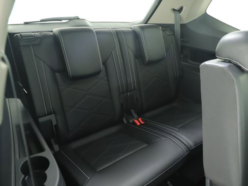 Used 2024 Volkswagen Atlas SE image 15