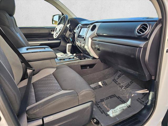 Used 2015 Toyota Tundra SR5 w/ SR5 Upgrade Package AWD/4WD image 12