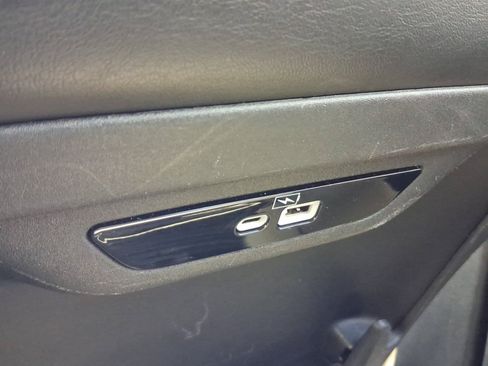 Used 2023 Chrysler Pacifica Touring-L FWD image 27