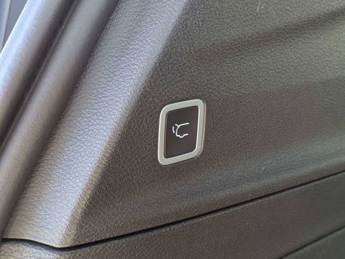 New 2026 Chrysler Pacifica Select image 13