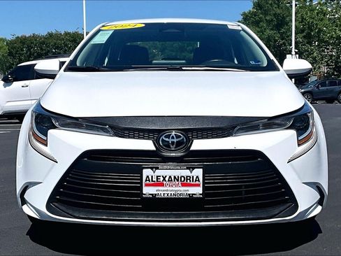 Used 2024 Toyota Corolla LE FWD image 3