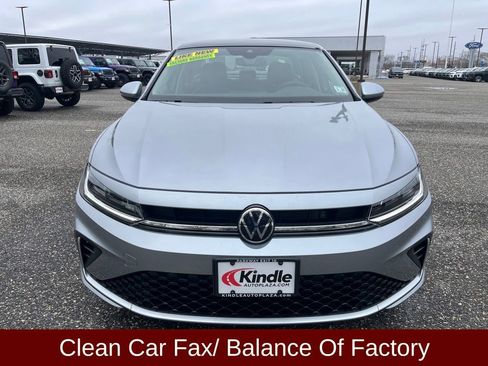 Used 2026 Volkswagen Jetta SE image 2