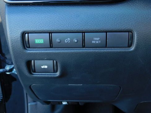 Used 2024 Nissan Sentra SV image 31