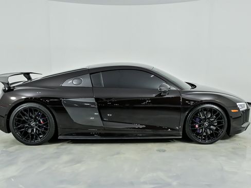 Used 2017 Audi R8 V10 plus image 14