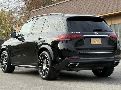 Used 2020 Mercedes-Benz GLE 350 4MATIC w/ AMG Line Exterior image 3