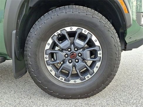 Certified 2025 Nissan Frontier PRO-4X w/ Tow Package image 11