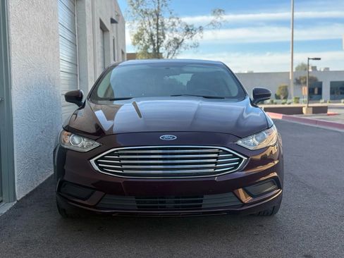 Used 2017 Ford Fusion SE w/ Fusion SE Technology Package image 28