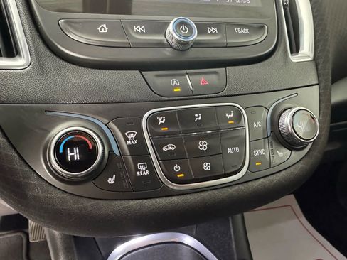 Used 2020 Chevrolet Malibu LT image 22