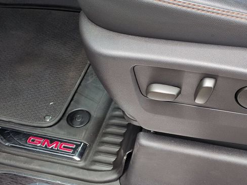 Used 2024 GMC Sierra 1500 AT4 w/ Technology Package AWD/4WD image 37