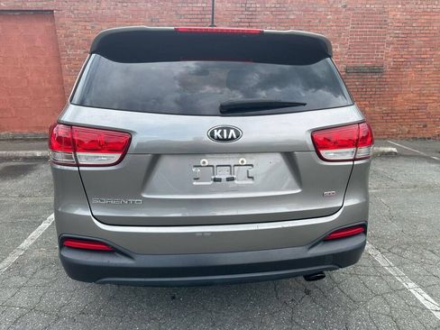 Used 2017 Kia Sorento L FWD image 4