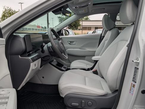 Certified 2025 Hyundai Kona Limited FWD image 13