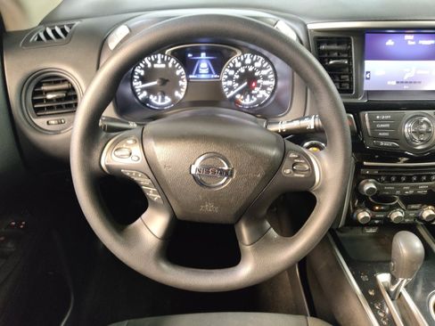 Used 2020 Nissan Pathfinder S image 22